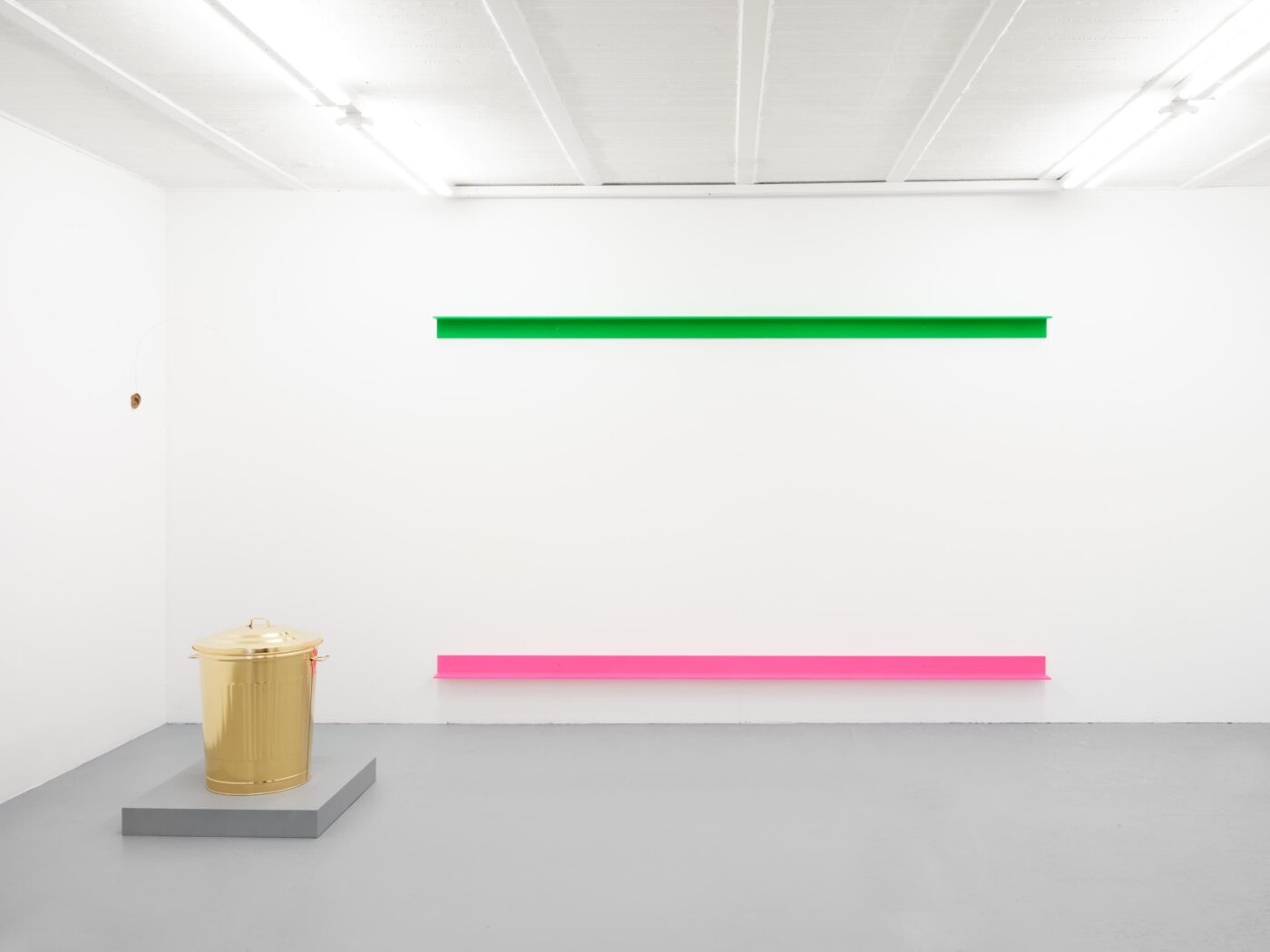 Galerie Lange + Pult – Alfredo Aceto, Jan Albers, Lilian Bourgeat, Henrik Eiben, Lucas Erin, Joana Escoval, Sylvie Fleury, Vincent Kohler, Didier Marcel, Francisco da Mata, Mathieu Mercier, Gerold Miller, Olivier Mosset, Delphine Reist, Wolfram Ullrich et Thomas Wachholz