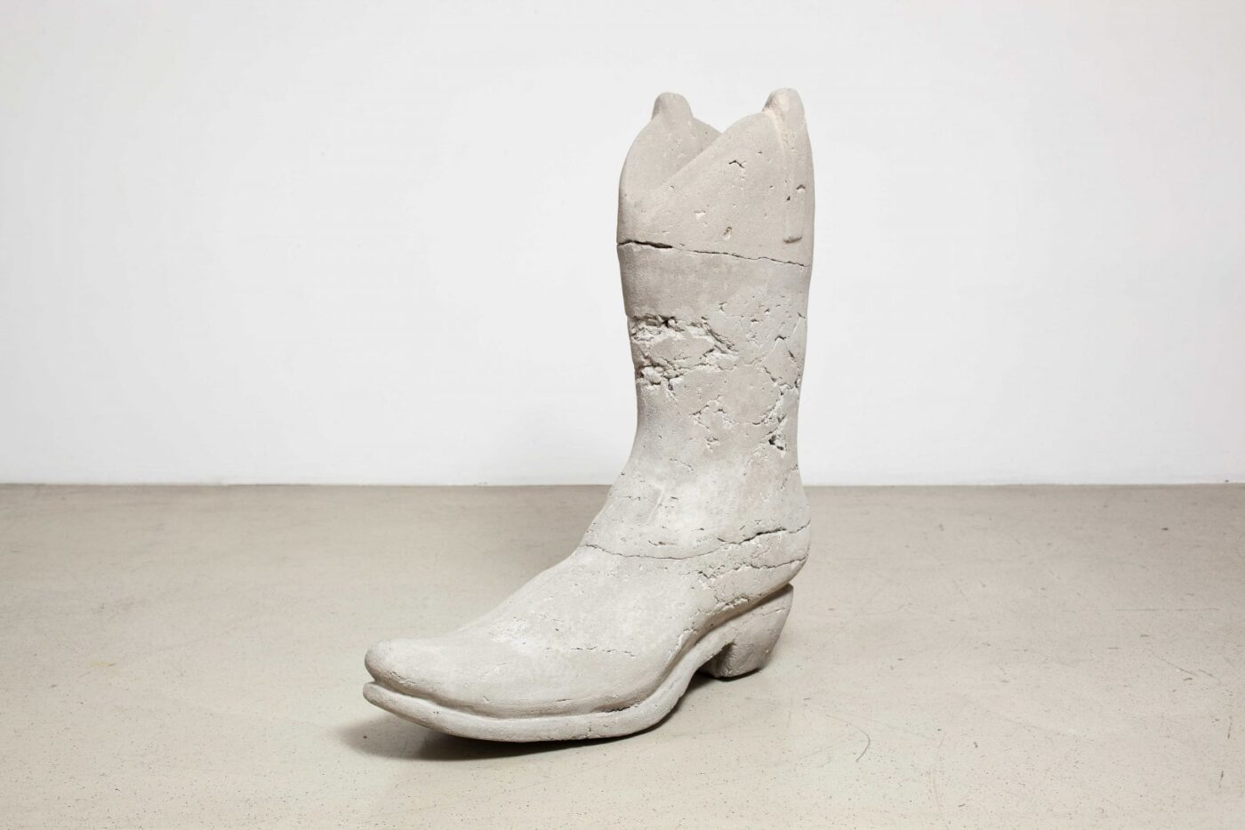 Galerie Lange + Pult – Alfredo Aceto, Jan Albers, Lilian Bourgeat, Henrik Eiben, Lucas Erin, Joana Escoval, Sylvie Fleury, Vincent Kohler, Didier Marcel, Francisco da Mata, Mathieu Mercier, Gerold Miller, Olivier Mosset, Delphine Reist, Wolfram Ullrich et Thomas Wachholz