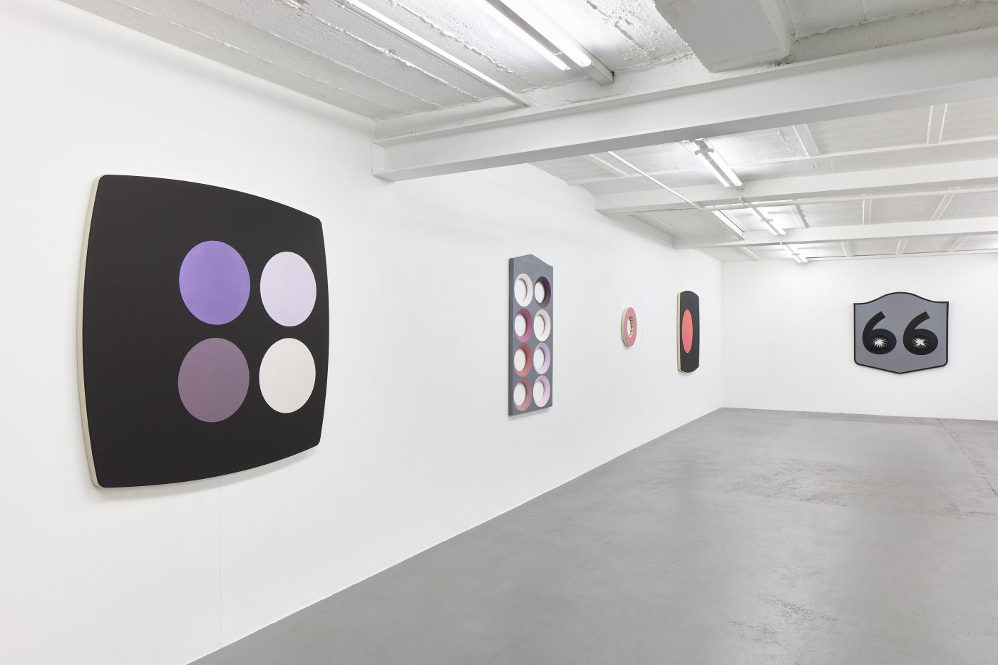 Galerie Lange + Pult – Sylvie Fleury, Olivier Mosset, Blair Thurman