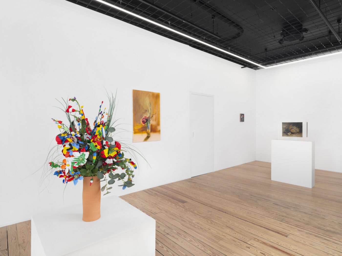 Galerie Lange + Pult – Michel Blazy, Gaël Davrinche, Gregory Forstner, Bertrand Lavier, Olivier Masmonteil, Mathieu Mercier, Florence Obrecht, Axel Pahlavi, Hugues Reip, Franck Scurti