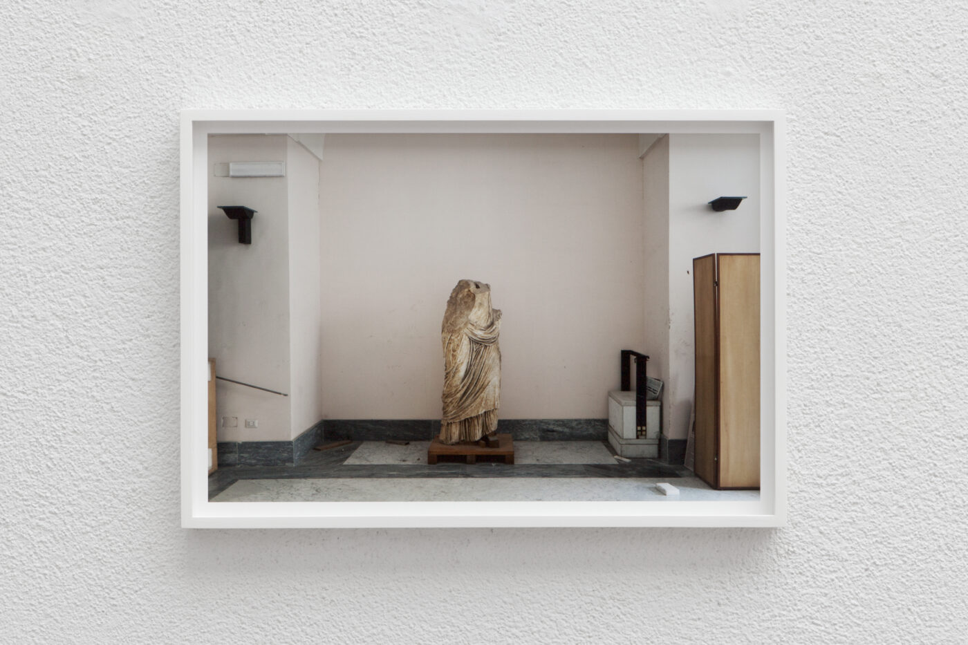 Galerie Lange + Pult – Beyond the Looking Glass