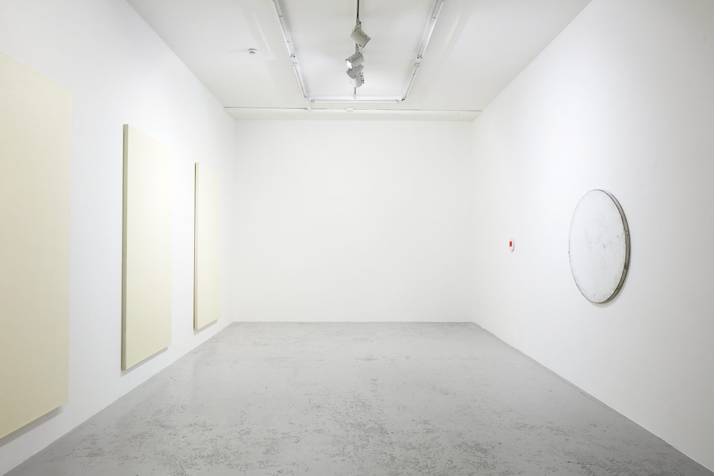 Galerie Lange + Pult – Olivier Mosset / Karin Sander