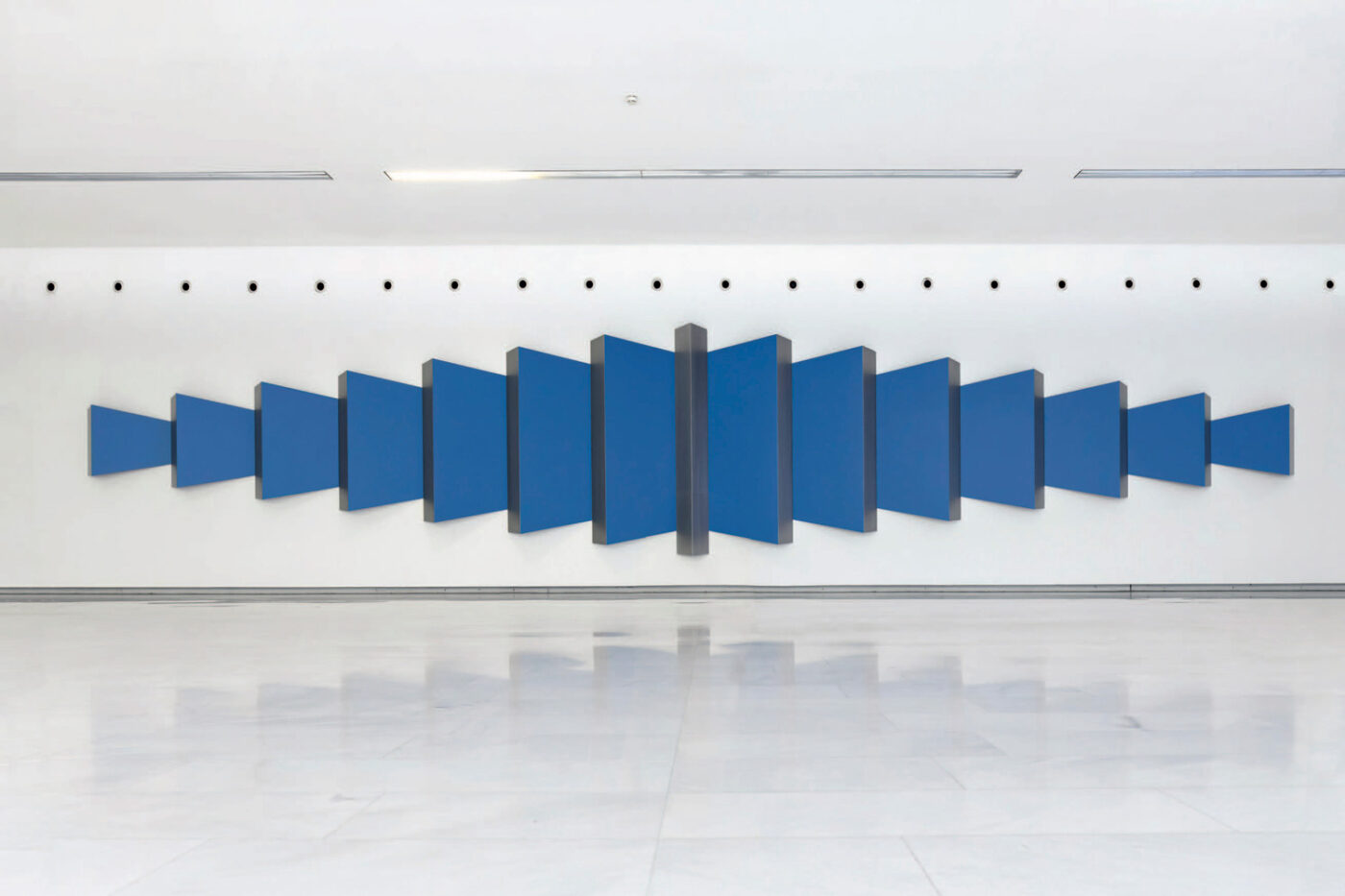 Wolfram Ullrich @ Kunsthalle Weishaupt, Ulm, Germany Überwindung der Schwerkraft